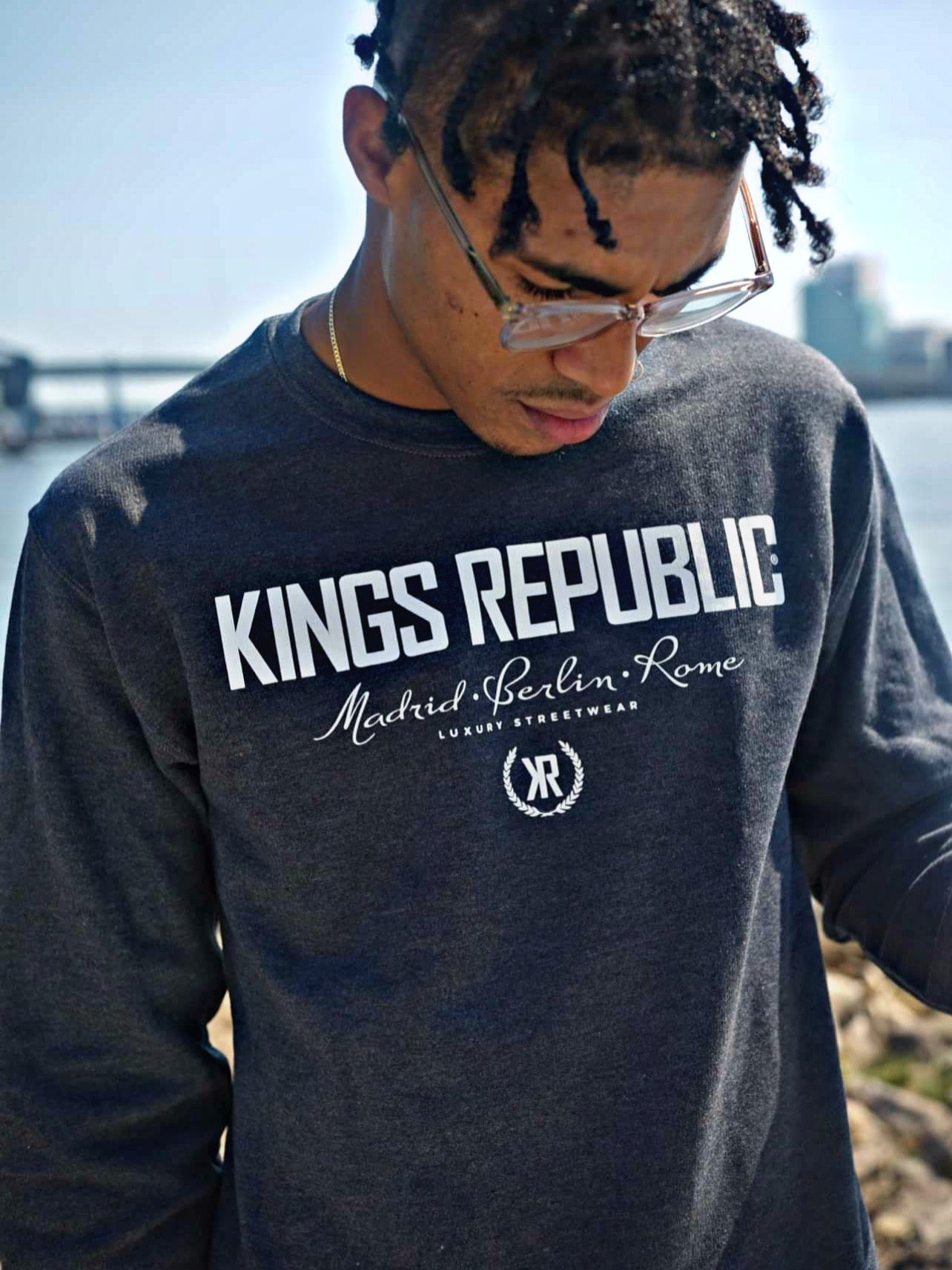 Kings Republic IntL. Crewneck