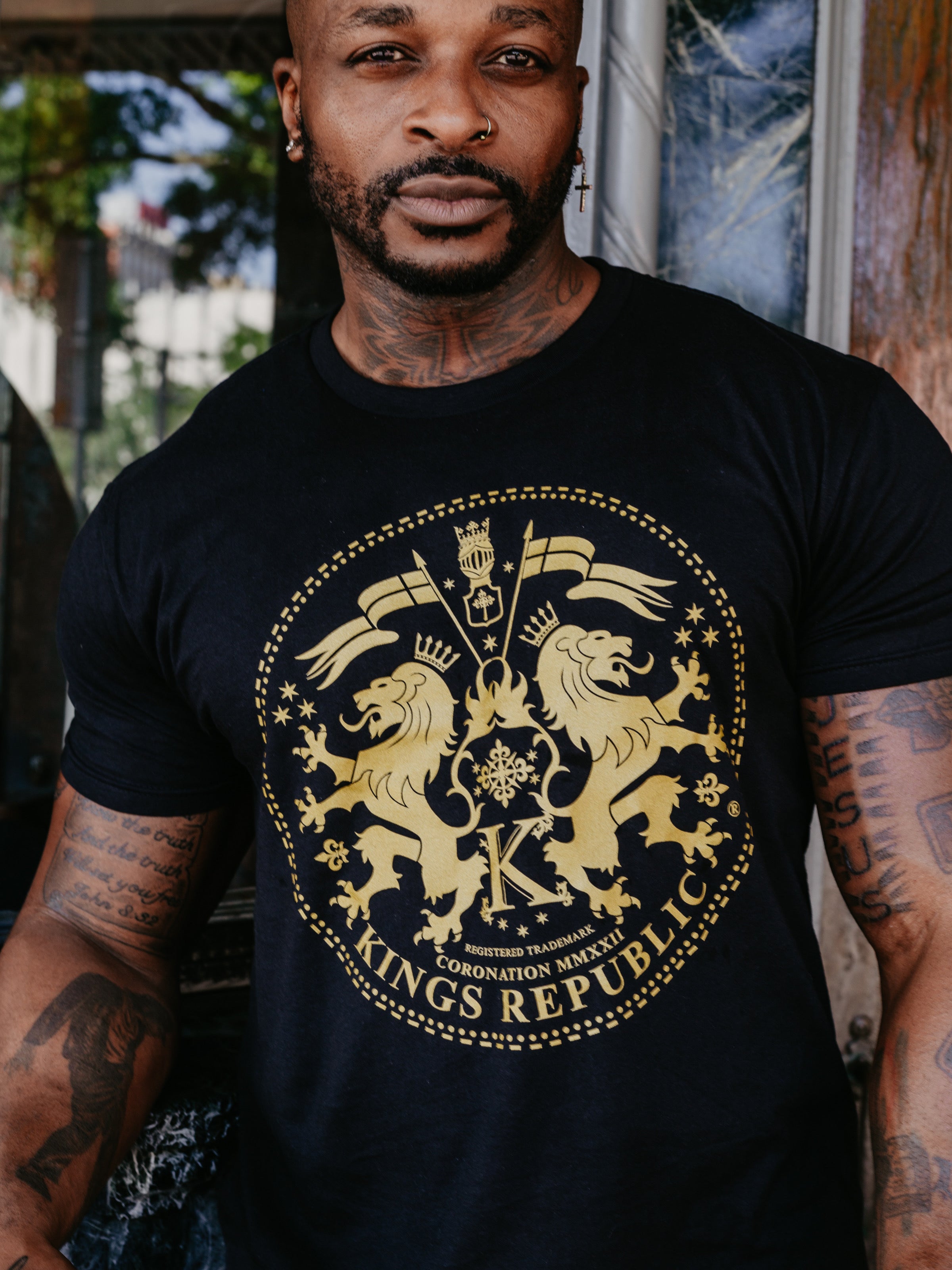 The Kings Seal Gold